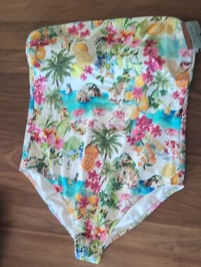 Shade & Shore White Tropical-Trim Swimsuit Tag Visible